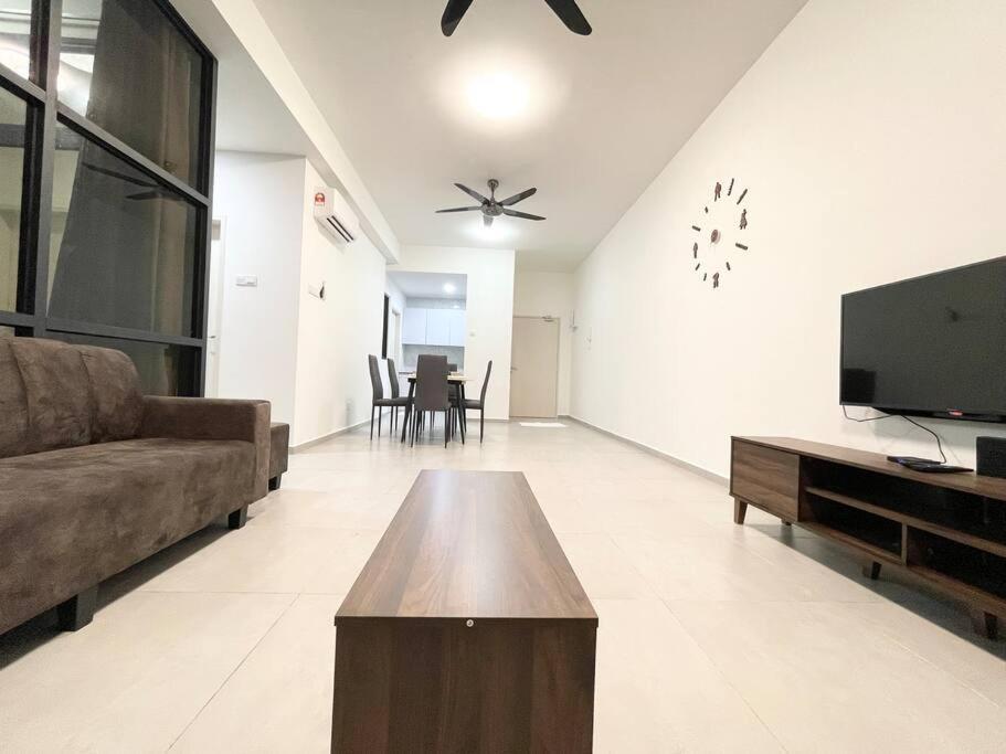 Quartz Near To Jonker Walk With Infinity Pool Cozy 3B2B Apartamento Malacca Exterior foto