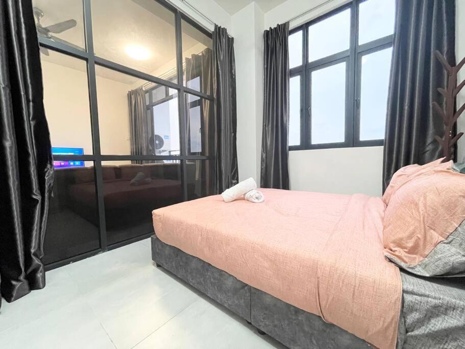 Quartz Near To Jonker Walk With Infinity Pool Cozy 3B2B Apartamento Malacca Exterior foto