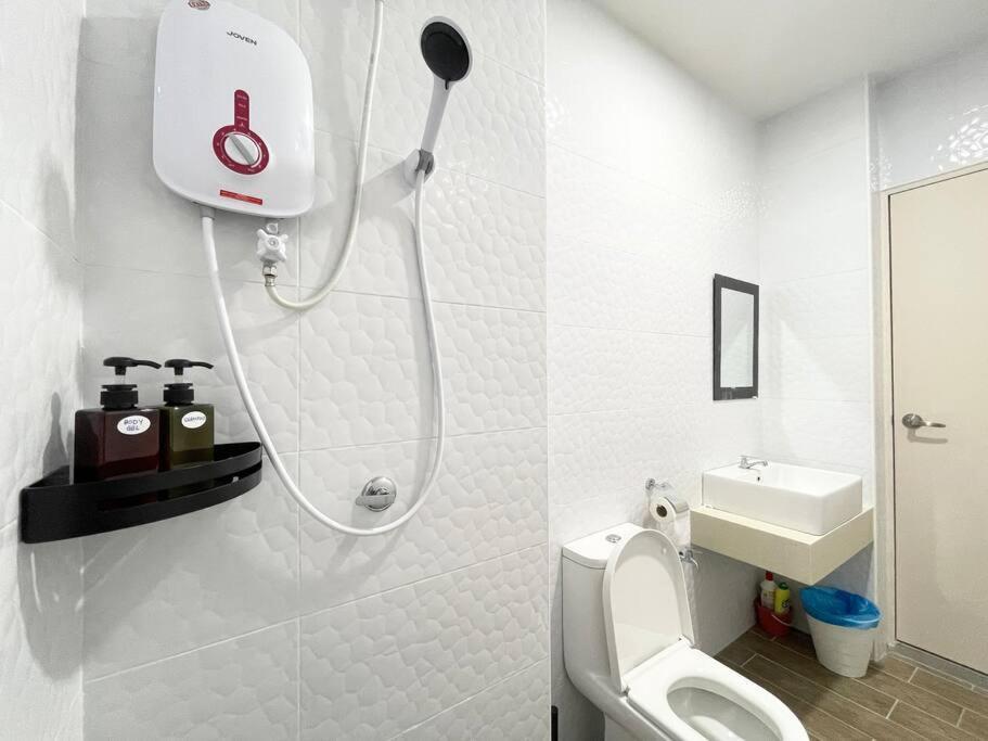 Quartz Near To Jonker Walk With Infinity Pool Cozy 3B2B Apartamento Malacca Exterior foto