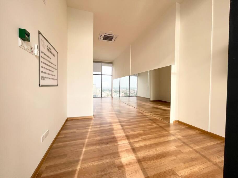 Quartz Near To Jonker Walk With Infinity Pool Cozy 3B2B Apartamento Malacca Exterior foto