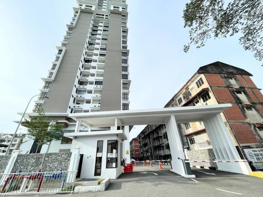Quartz Near To Jonker Walk With Infinity Pool Cozy 3B2B Apartamento Malacca Exterior foto