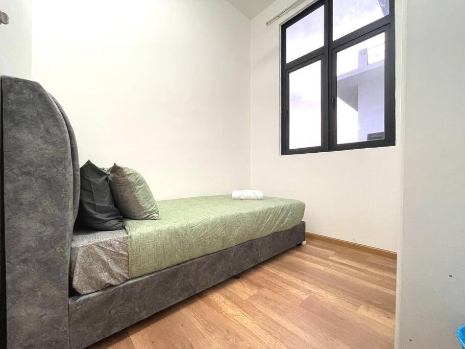 Quartz Near To Jonker Walk With Infinity Pool Cozy 3B2B Apartamento Malacca Exterior foto