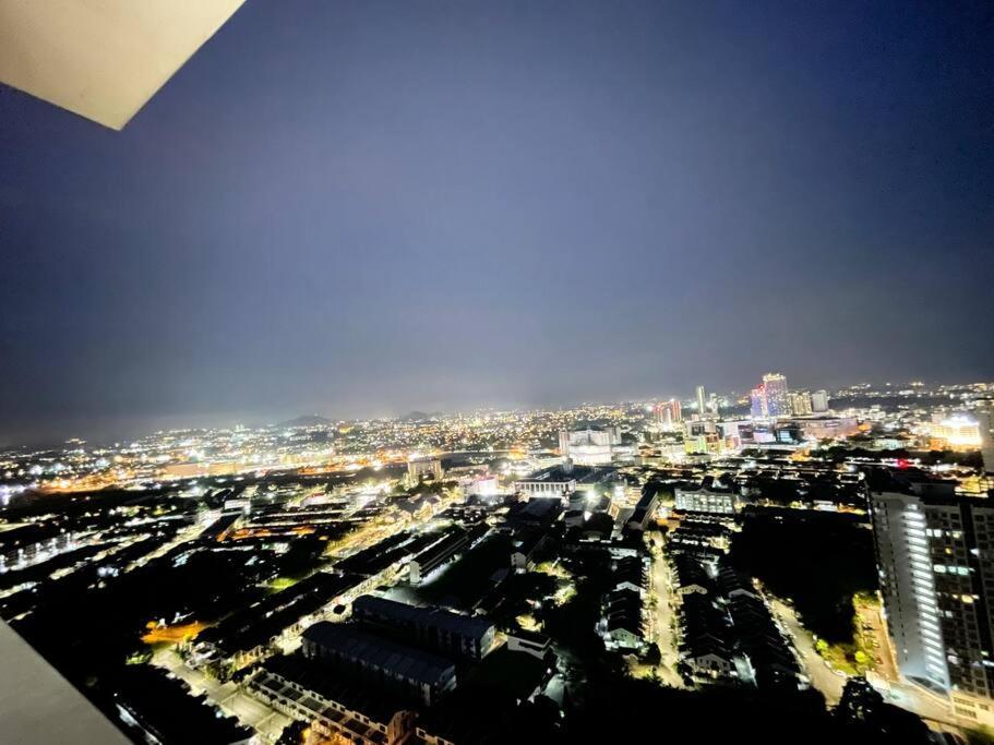 Quartz Near To Jonker Walk With Infinity Pool Cozy 3B2B Apartamento Malacca Exterior foto